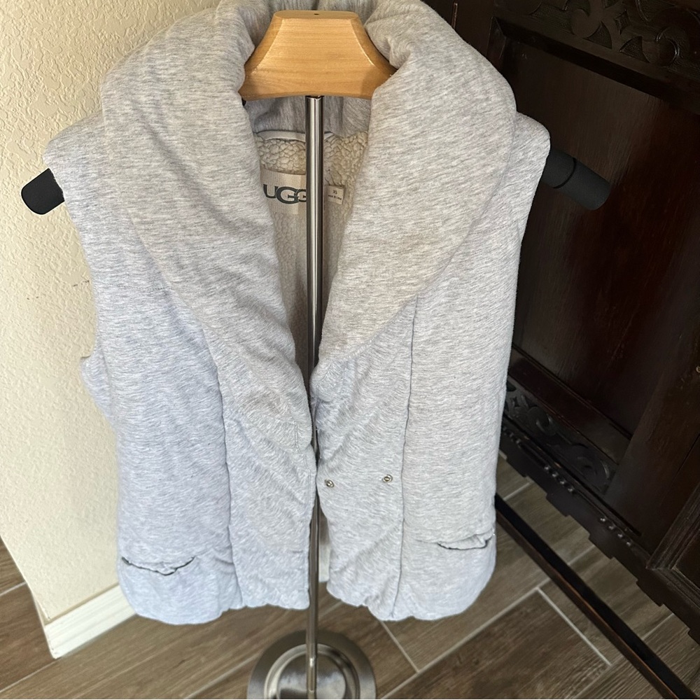 UGG Women's Light Gray Quilted Vest size XS cotton blend